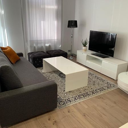 טאלין Zair Fireplace Apartments מראה חיצוני תמונה