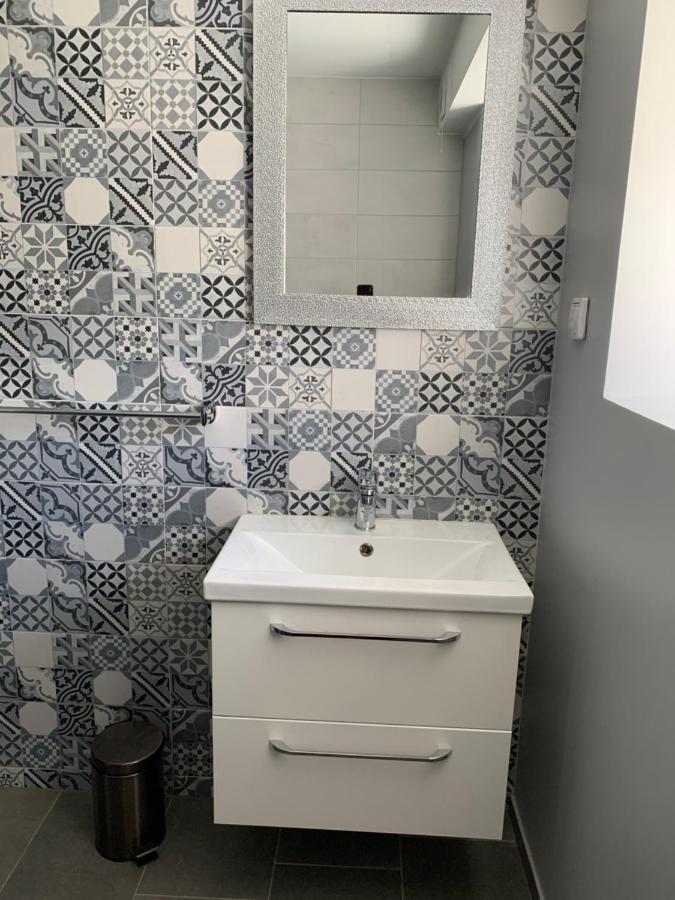 טאלין Zair Fireplace Apartments מראה חיצוני תמונה